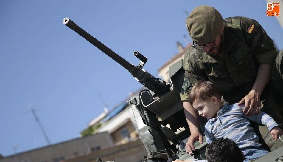 La Plaza de la Concordia acogió el año pasado la exposición por el Día de las Fuerzas Armadas