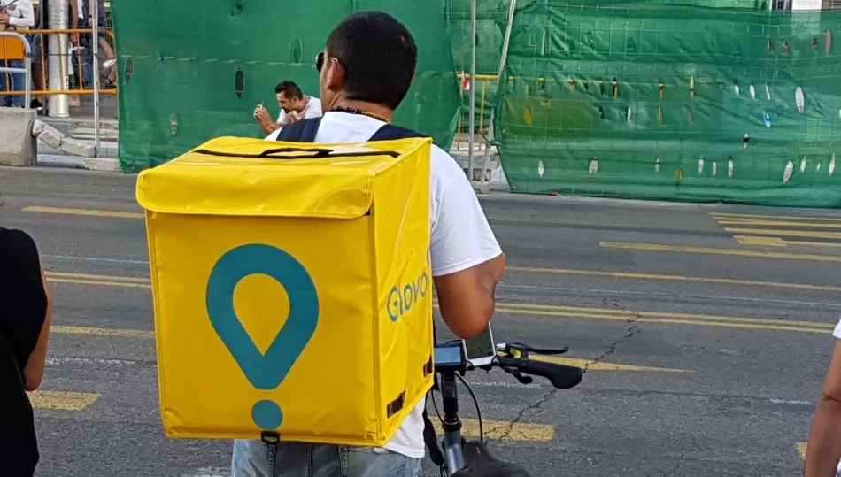 Glovo llegó a principios de septiembre a Salamanca, formando actualmente parte de la plantilla unos 100 empleados, a los cuales se unen nuevos trabajadores cada semana