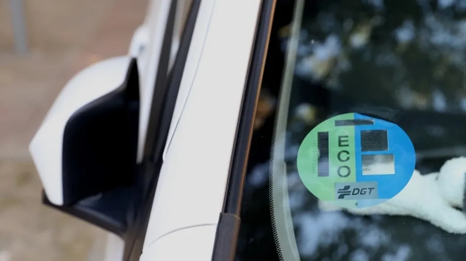 Distintivo ambiental de la DGT. Foto: AEAClub