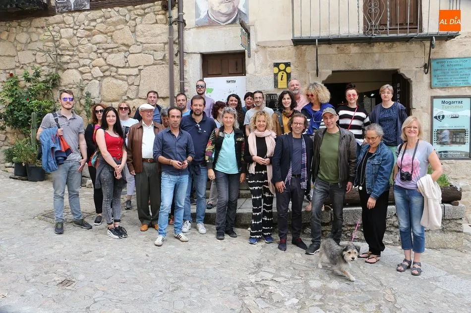 Artistas invitados del SIAC4 durante la inauguración de la muestra en Mogarraz