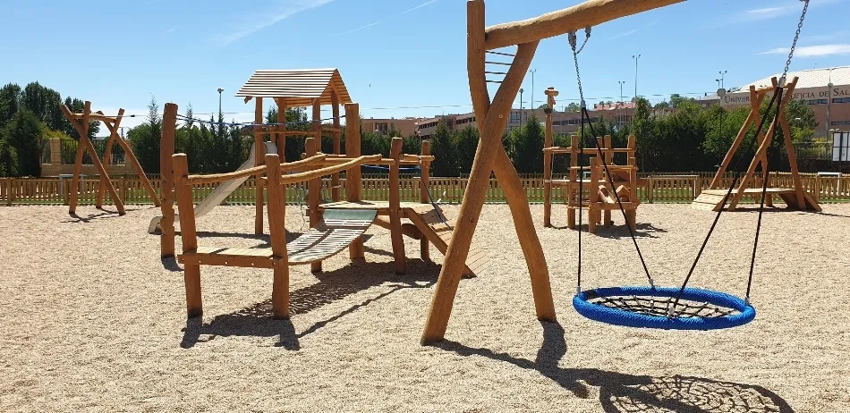 Renovada área infantil en el parque botánico de Huerta Otea