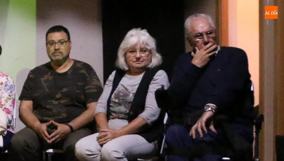 Emilio González (i) renuncia al actad e concejal y entrará Carlos Hernández (d) / CORRAL