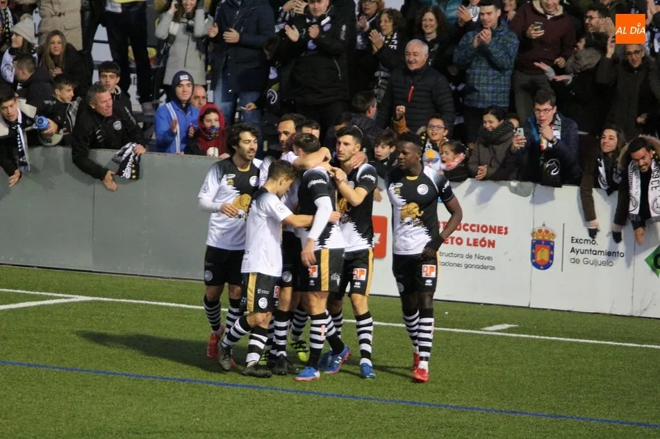 Unionistas celebra un gol