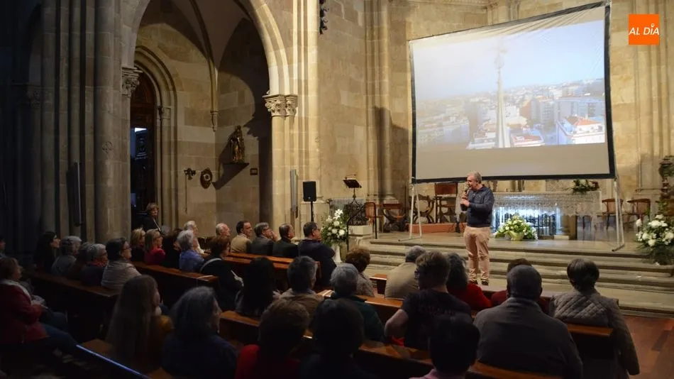 Fe y Arte ha celebrado un nuevo encuentro en la iglesia de San Juan de Sahagún. Foto de Lydia González