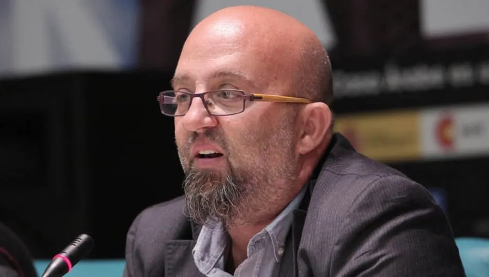 Javier Martín, delegado de la Agencia EFE en Argelia, Libia y Túnez, en una conferencia en Salamanca