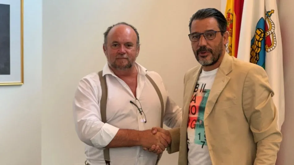 José Martín Bravo y Ángel Luis Peralvo sellan el acuerdo para gobernar en Villamayor