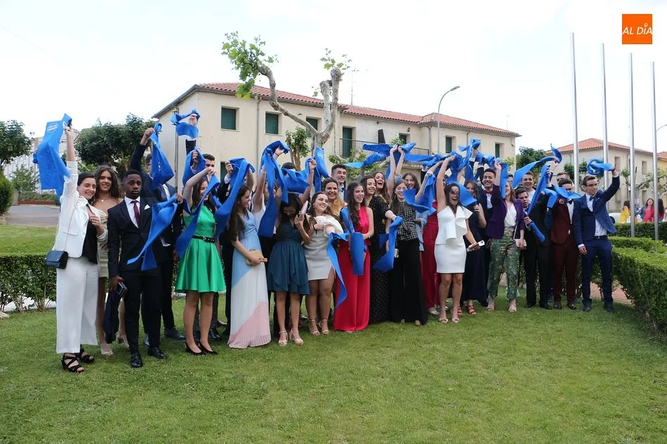 Los bachilleres celebran su graduación junto al Centro Cultural de Guijuelo