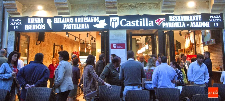 Numerosos mirobrigenses acudieron a la inauguración / Fotos Adrián M. Pastor