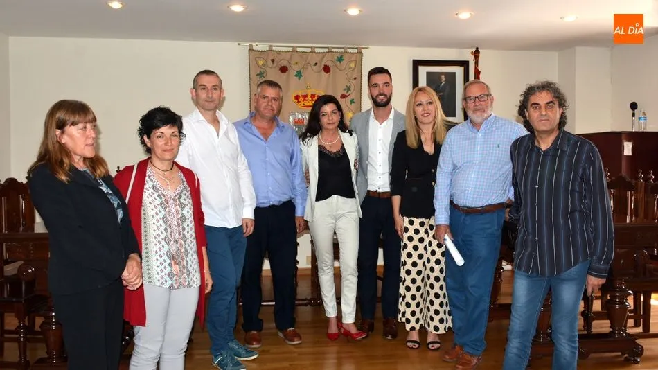 Los ediles de la nueva corporación municipal del Lumbrales / E. Corredera