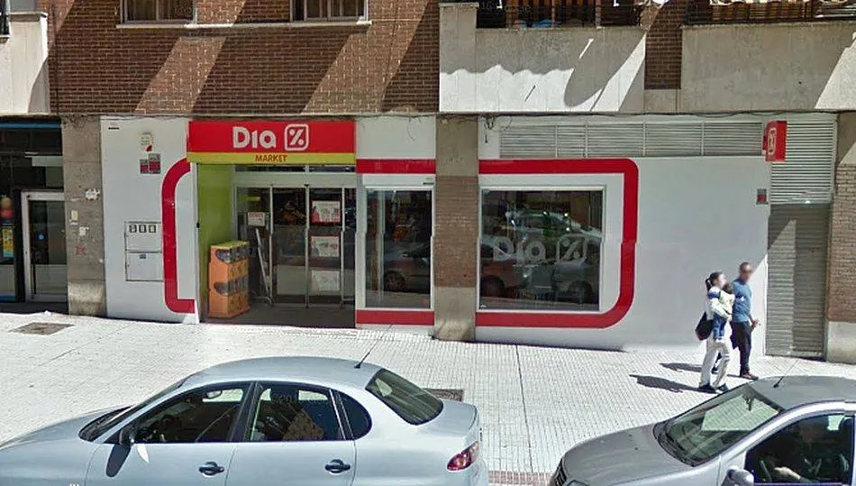 Uno de los supermercados de la Carretera de Ledesma