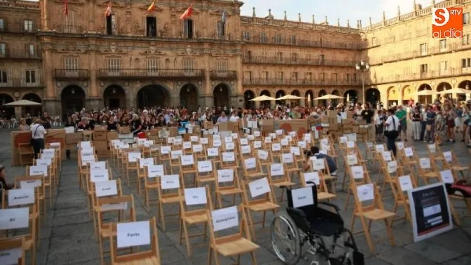 Imagen de uno de los actos reivindicativos a favor de los refugiados en la Plaza Mayor-
