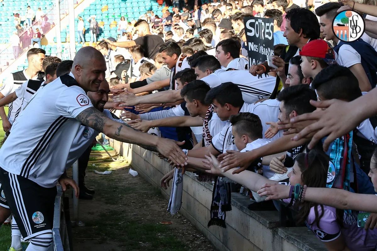 Chatón saluda a la afición / Salamanca UDS