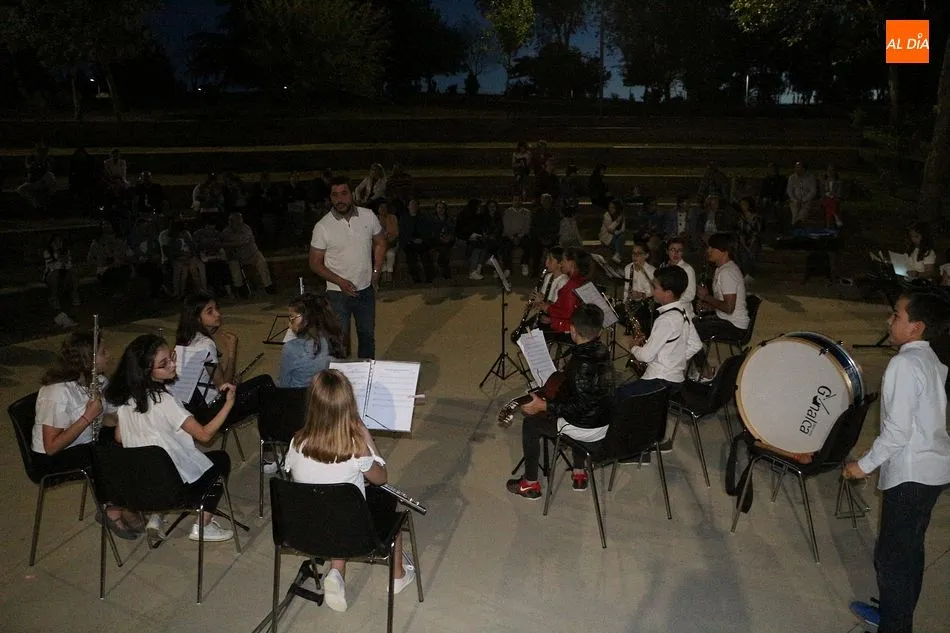 La Escuela de Música finaliza el curso con un veraniego concierto 