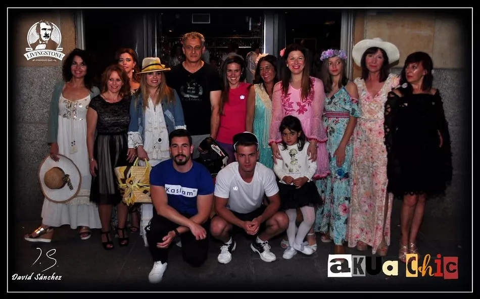 Participantes en el desfile de Akua Chic Kaslam