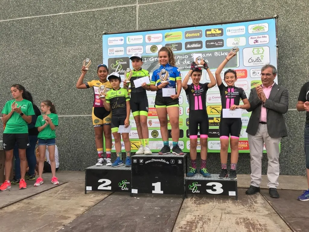 El podio de una de las categorías