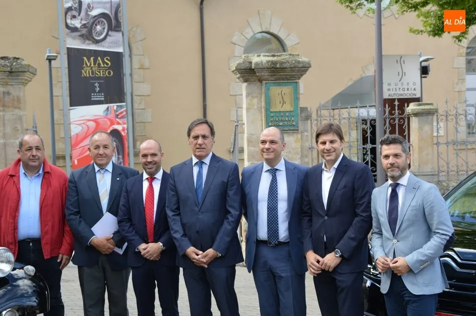 Carbayo, junto a diversas personalidades