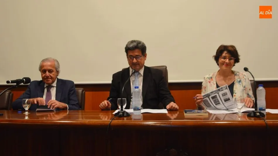 Ignacio Berdugo, Efrem Yildiz y María Marcos Ramos, en la inauguración del congreso. Foto de Lydia González