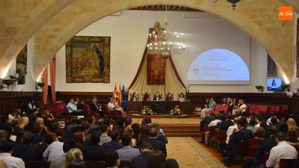 Cursos de Especialización de Derecho / Lydia González