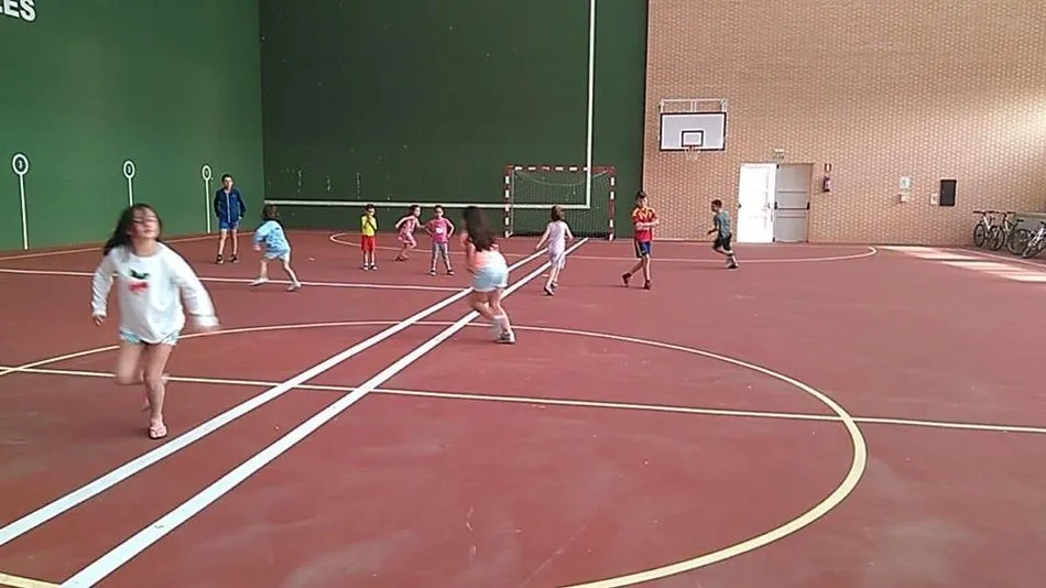El pabellón municipal acogerá algunas de las actividades del Peque Verano