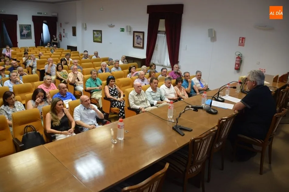 Un momento de la charla coloquio celebrada en el Casino.