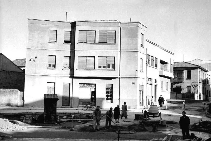 La urbanización de la plaza del Oeste  