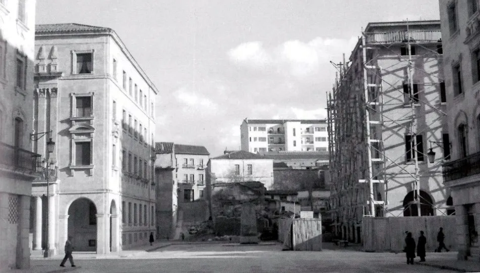La plaza de la Constitución y su origen en 1954
