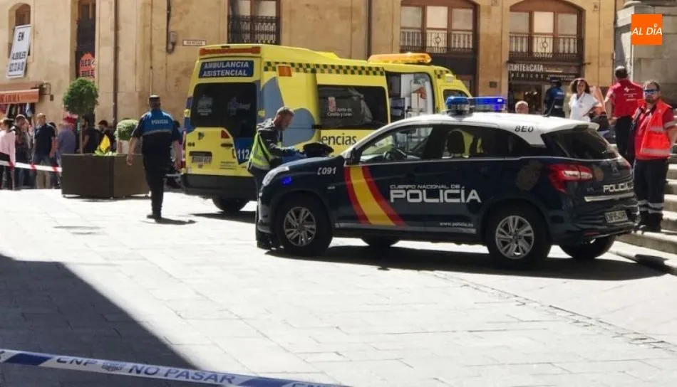 Agentes de la Policía en una intervención anterior en el centro de la ciudad. Foto archivo