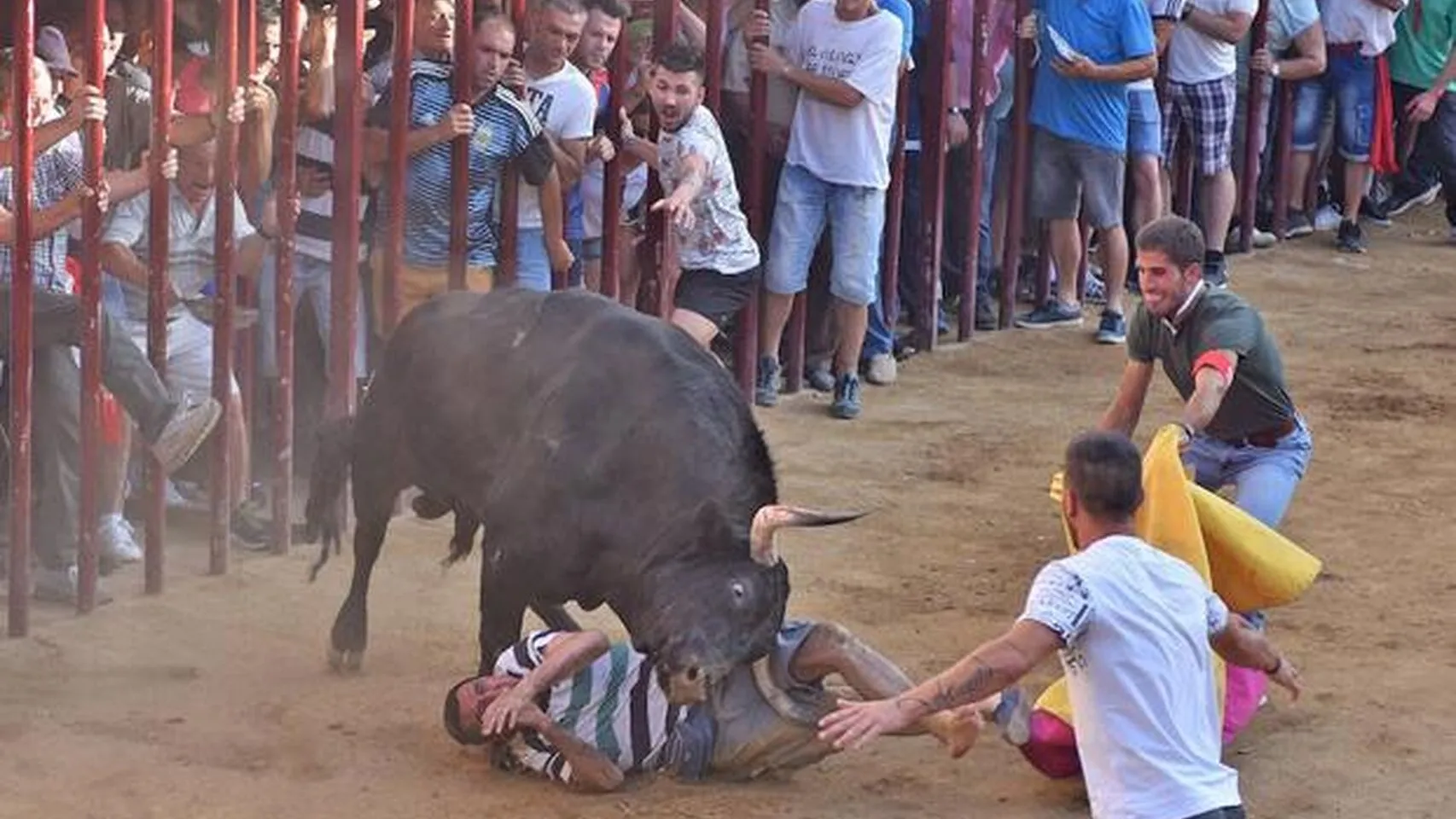 Momento de la cornada / Hoy.es