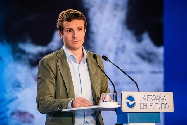 Casado acusa a Sánchez de impostura por buscar la investidura avergonzándose de sus socios  