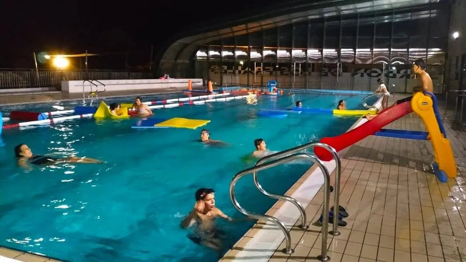 Más de un centenar de personas acudieron a la piscina el pasado 16 de julio / Foto: @sardondelosfrailes