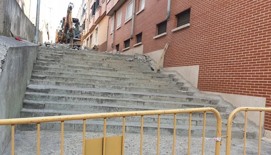 Obras en la calle Salmerón. Foto @CGCarbayo