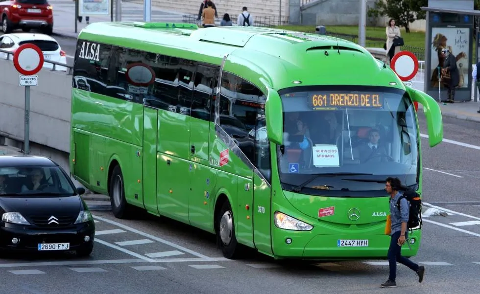 Un autobus interurbano