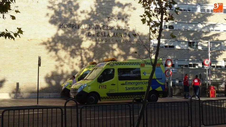 La motorista herida ha salido trasladado al Hospital Virgen Vega / Archivo