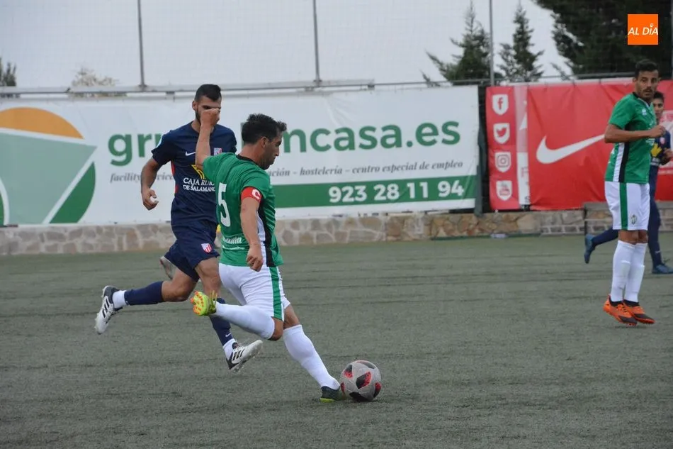 Jonathan Martín, ante el Santa Marta