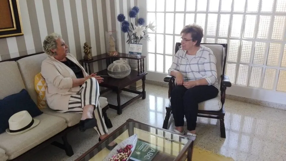 La subdelegada del Gobierno visita el Centro Materno Infantil Ave María