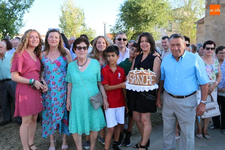 Nuestra señora de los Ángeles recibe en Cerralbo la ofrenda de dos roscas  