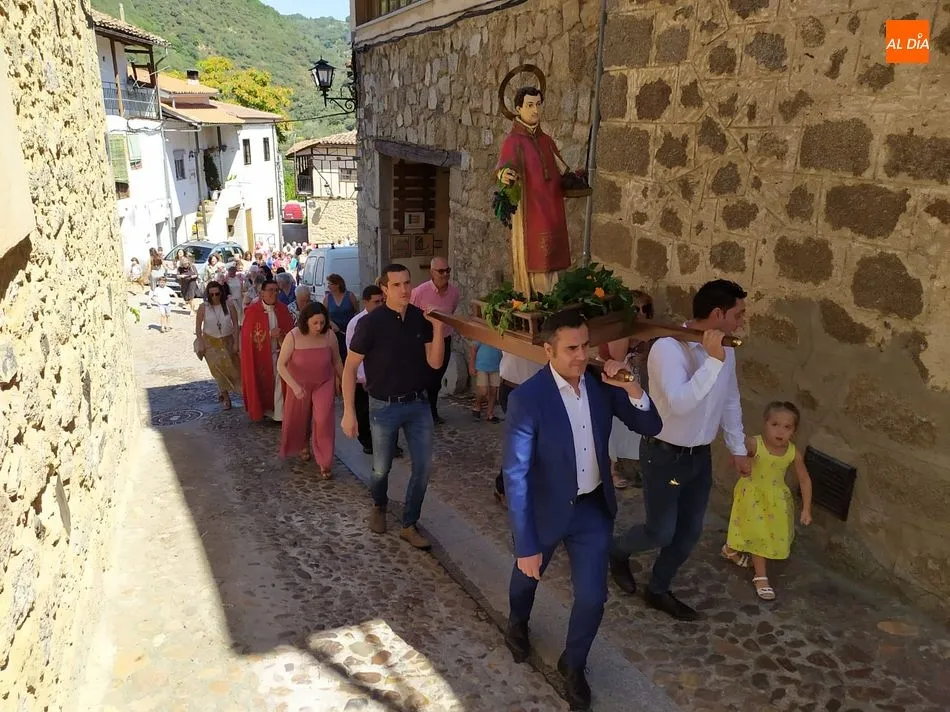 San Esteban recibe un sentido homenaje