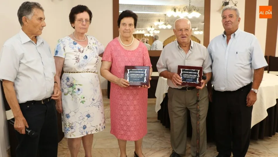 De iz. a der., Pablo Medina, Adela Rubio, María de los Ángeles Rubio, José Manuel Rodríguez y Matías Rubio / CORRAL