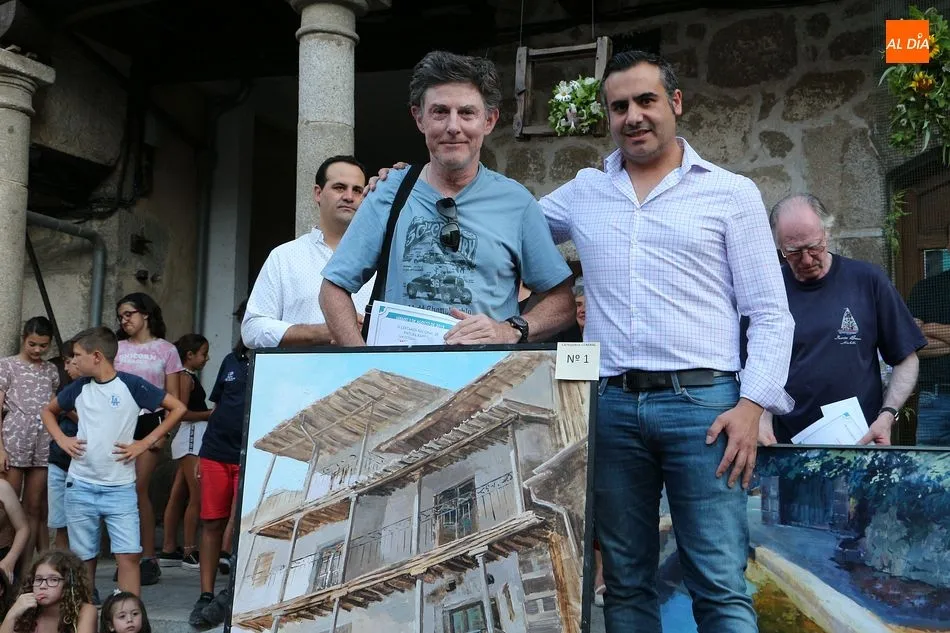 El ganador, Francisco Medina, junto a Antonio Labrador, alcalde de San Esteban