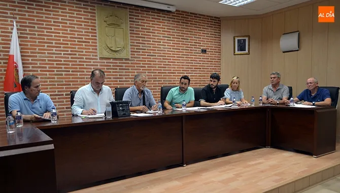 El Ayuntamiento de Macotera aprobaba en Pleno el otorgar la Encina de Oro a Timi Cuesta