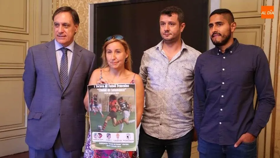 Presentación de la primera edición del torneo de fútbol femenino ‘Ciudad de Salamanca’. Foto de Víctor Sánchez