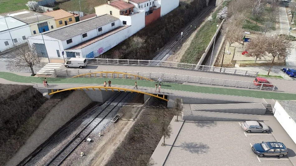 Puente del ferrocarril en la calle San Ildefonso