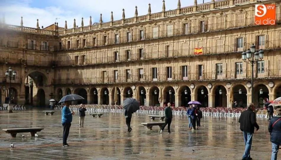 La Plaza Mayor de Salamanca en un día de lluvia