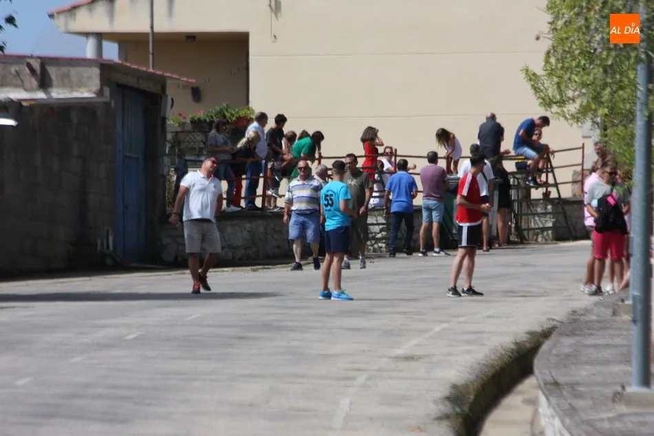 Fugaz y vibrante encierro de Valrubio en Saucelle  