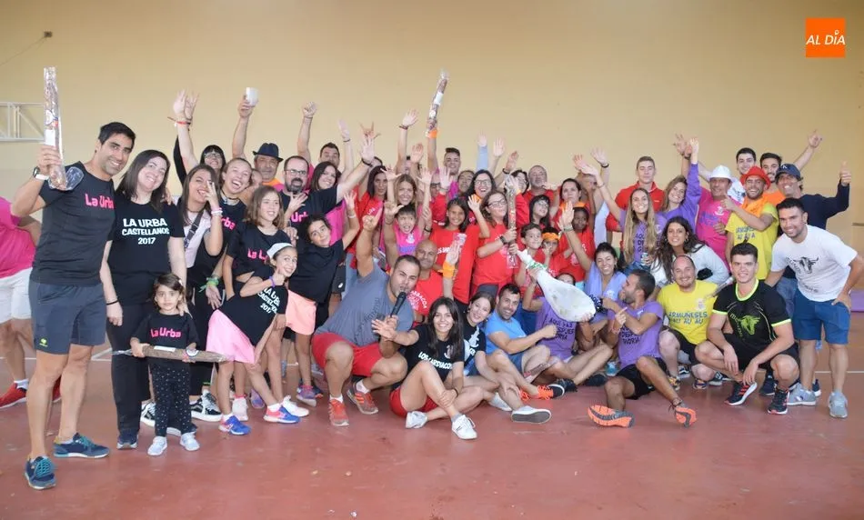 Las peñas han competido en divertidas pruebas. Foto: Ángel Merino