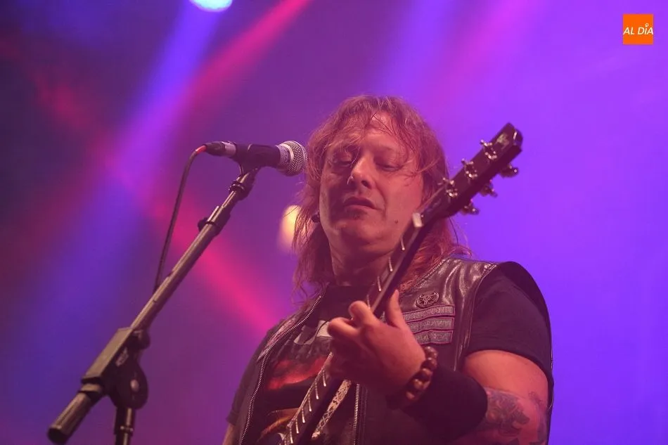 El rock metal de Sôber resuena en el primer concierto de las fiestas