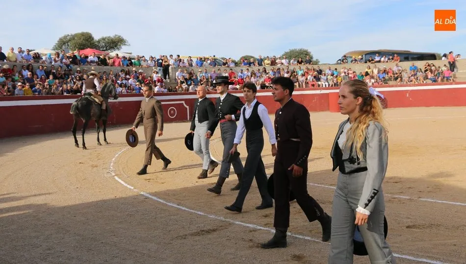 Conforme avanzó la tarde, Rollanejo se fue llenando de público / REP. GRÁFICO: MIGUEL CORRAL