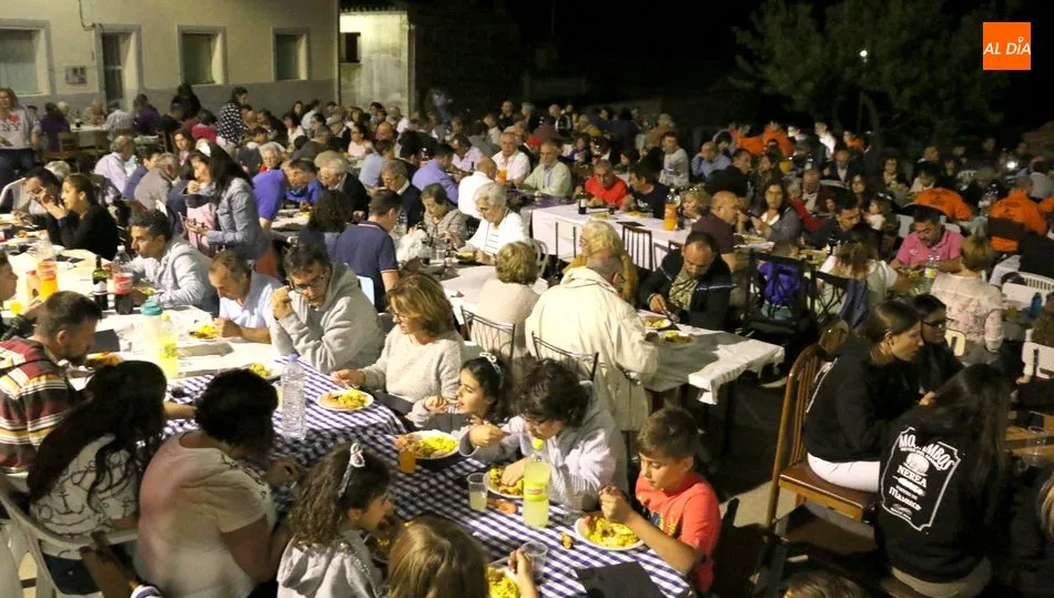 Paellada en Fuentes de Masueco para aguantar la verbena hasta la madrugada  