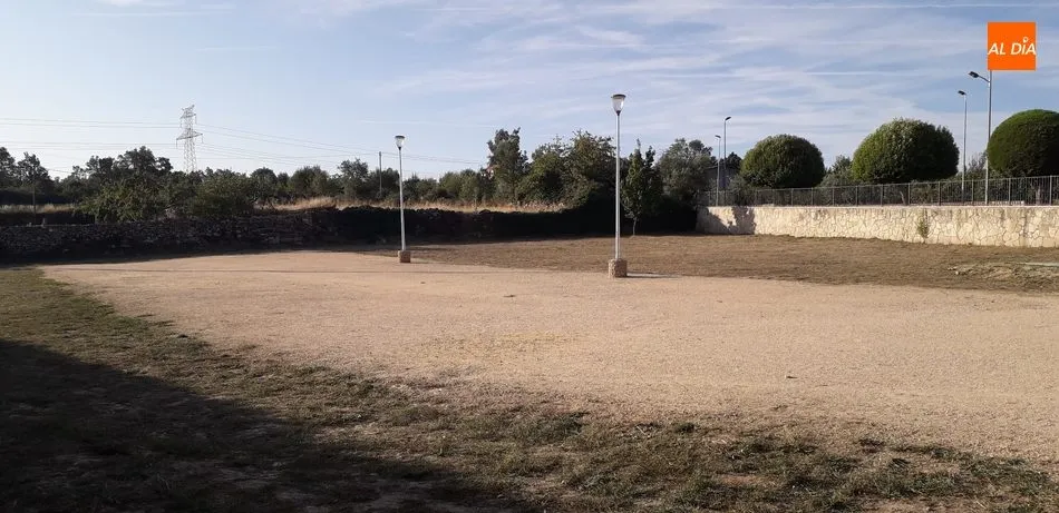 El parking se ubica a la entrada del municipio por la CL 21