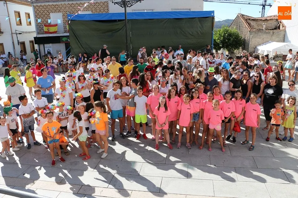 Un chupinazo cargado de color mete a Ledrada de lleno en sus festejos